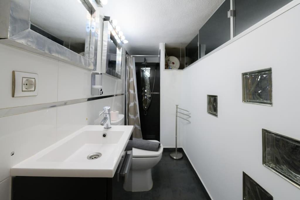 Encantador Apartamento Temporal Centrico Con Patio Privado Mpe51 Apartment Madrid Exterior photo