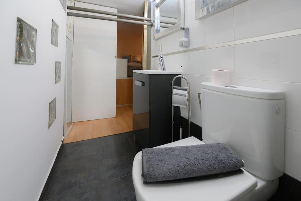 Encantador Apartamento Temporal Centrico Con Patio Privado Mpe51 Apartment Madrid Exterior photo