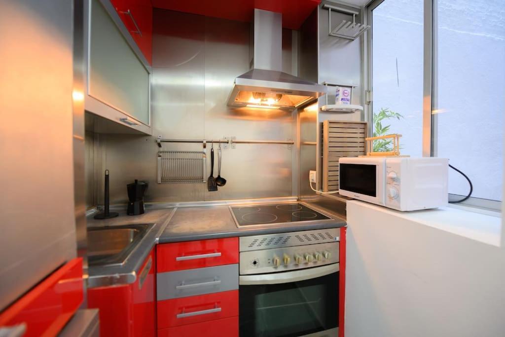 Encantador Apartamento Temporal Centrico Con Patio Privado Mpe51 Apartment Madrid Exterior photo